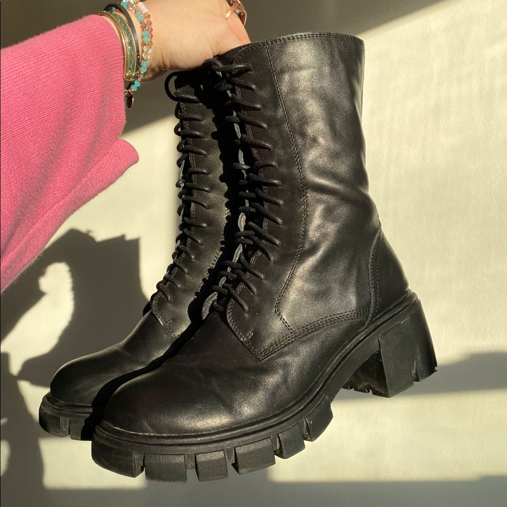 COMBAT BOOTS NEW